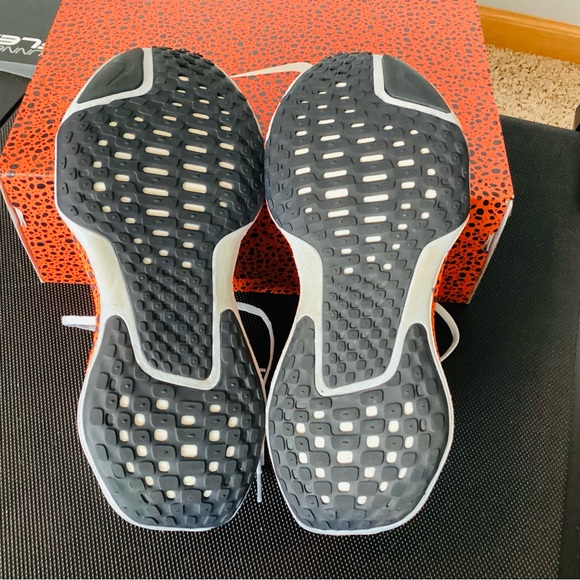 Nike Zoomx Invincible Run 3 Olympic Colorway, Men’s Size 9.5 - Picture 3 of 3